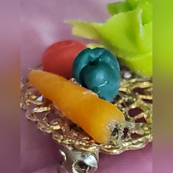 Brooch veggies handmade vintage very unique different 3D spring gold filigree - Picture 8 of 9